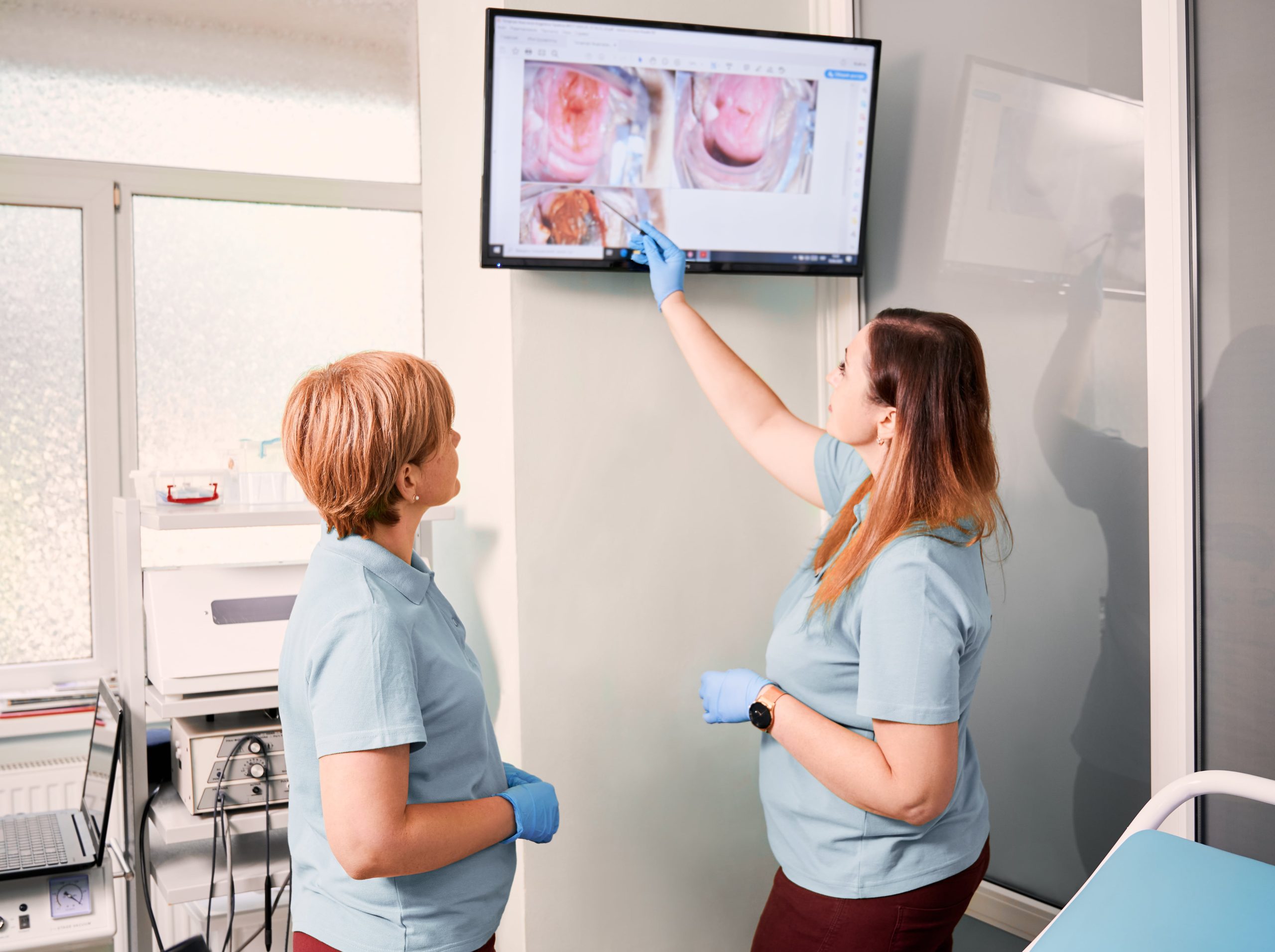 healthcare workers discussing patient exam results